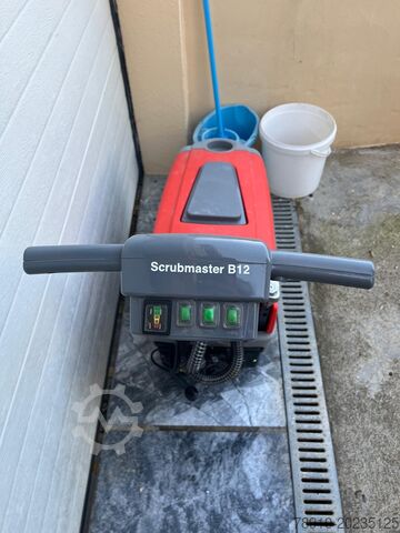 Vloerreinigingsmachine Hako Scrubmaster B12