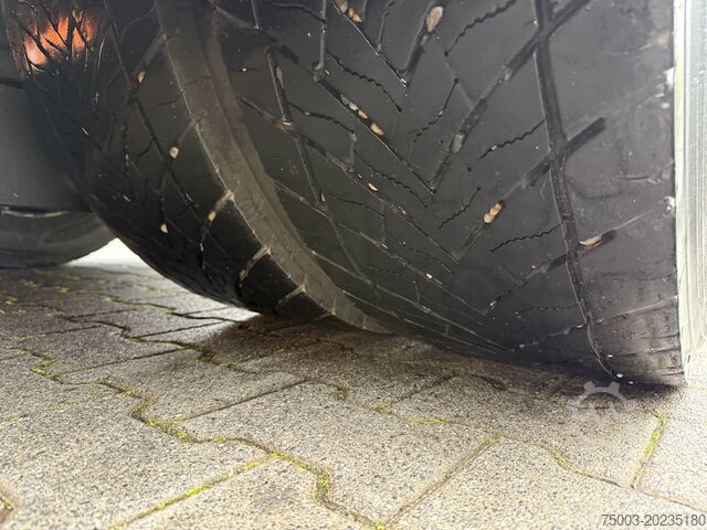 Vrachtauto met open laadbak Mercedes-Benz Actros MP5 1824 Kran Fassi F155