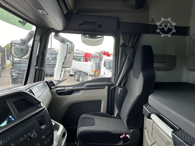 Faházszállító teherautó MAN TGS 33 520 6x6BL Kurzholz Plattform Epsilon Kran