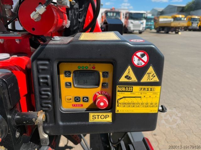 Vrachtwagen met kraanopbouw MERCEDES-BENZ ATEGO 818 4x2 Euro 6 Kipper Kran FASSI F65B.0.22