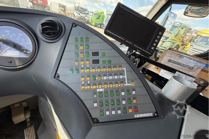 Grue montée sur camion Liebherr MK100-UMK500 Mobilbaukran / Swiss-Vehicle