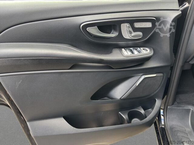 Microbuz Mercedes-Benz V 300 d 4MATIC AVANTGARDE EDITION  Sitz elektr. Night