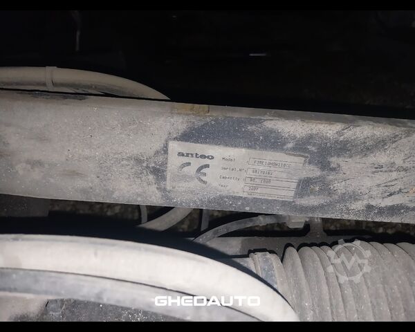 Aangepaste bestelwagen RENAULT MASCOTT 180.65 - MASCOTT 180.65