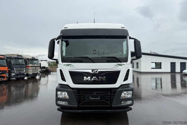 Haakarm vrachtwagen MAN TGS 34.420 8×2 M-TEC Silosteller / Swiss-Vehicle