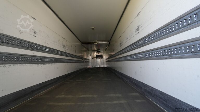 Refrigerated/frozen transport H.T.F. 3 AXLE FRIGO TRAILER WITH THERMO KING SLX