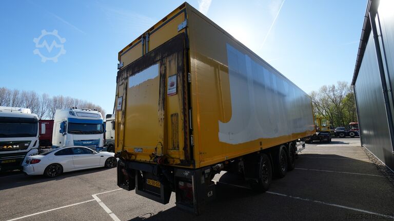 Refrigerated/frozen transport H.T.F. 3 AXLE FRIGO TRAILER WITH THERMO KING SLX