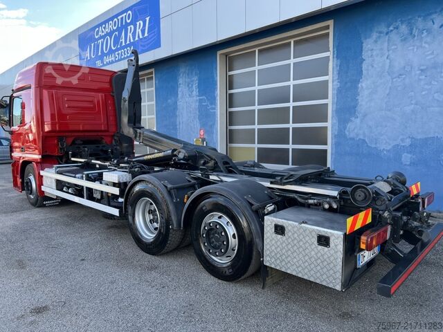 Kampós konténerszállító teherautó Mercedes-Benz Actros 2548