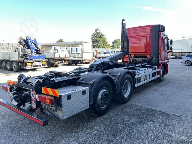 Kampós konténerszállító teherautó Mercedes-Benz Actros 2548