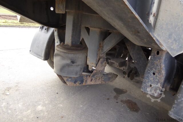 Autocarro con cassone ribaltab Carnehl CHKS/HH Stahlrundmulde