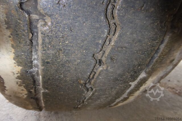 Autocarro con cassone ribaltab Carnehl CHKS/HH Stahlrundmulde