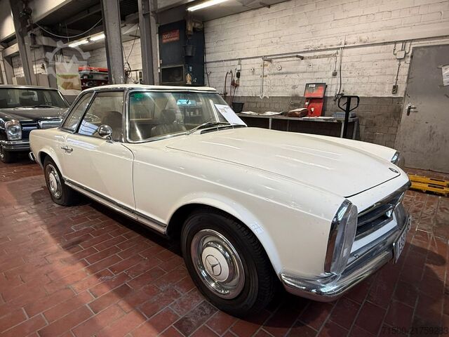 Oldtimer Mercedes-Benz 230 SL Pagode W113