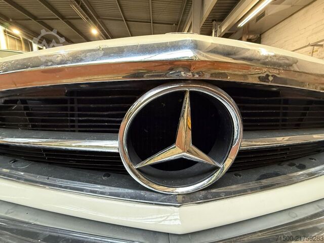 Oldtimer Mercedes-Benz 230 SL Pagode W113