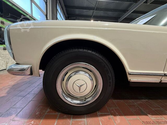 Oldtimer Mercedes-Benz 230 SL Pagode W113