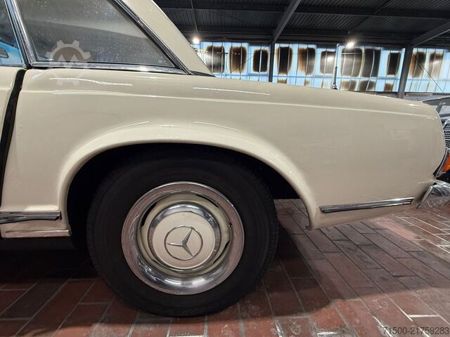 Oldtimer Mercedes-Benz 230 SL Pagode W113
