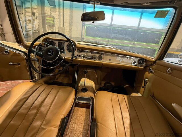 Oldtimer Mercedes-Benz 230 SL Pagode W113