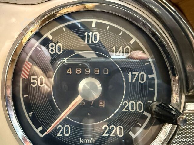 Oldtimer Mercedes-Benz 230 SL Pagode W113