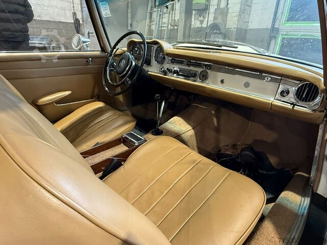 Oldtimer Mercedes-Benz 230 SL Pagode W113