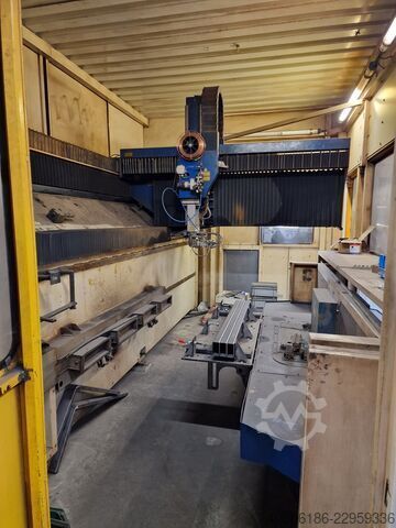 3D laser cutting and welding system TRUMPF TRUMATIC LASERCELL 1005 (TLC 1005)