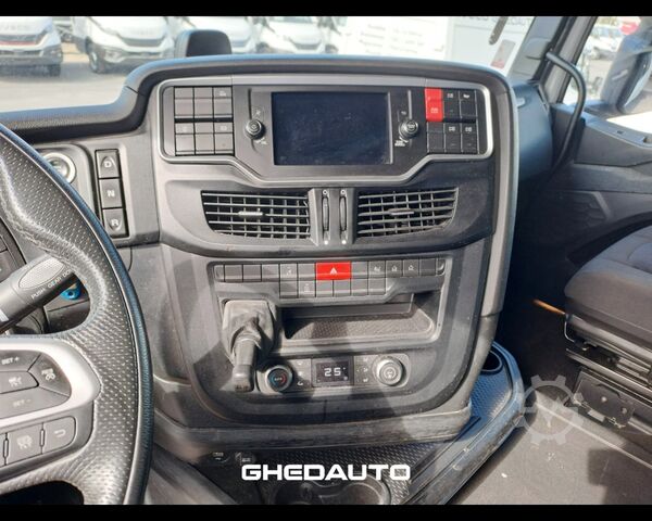 Tractora standard IVECO TRATTORE STRADALE IVECO S-WAY 460 LNG  METANO