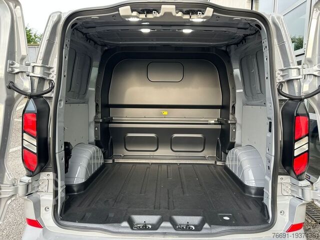 Panel van Ford Custom 320 L1 Dop. Cab. 5 posti - Titanium