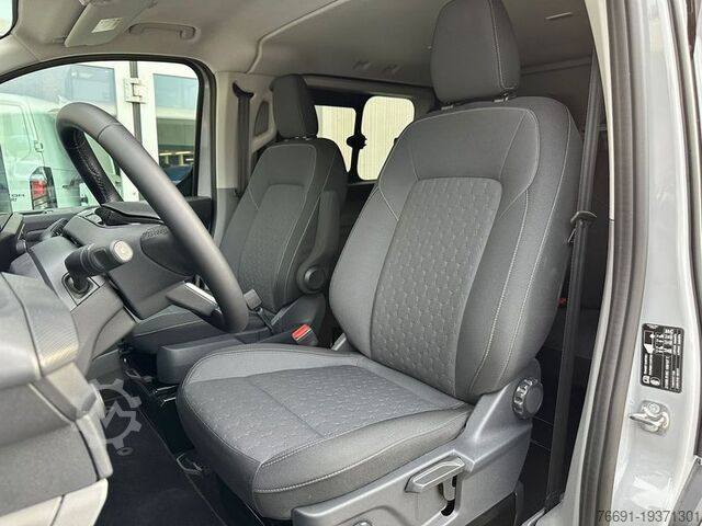 Panel van Ford Custom 320 L1 Dop. Cab. 5 posti - Titanium