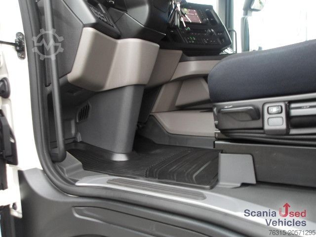 Gevaarlijke stoffen vrachtwagen Scania R 460 EB - MEGA - HIGHLINE - 2x TANKs - ACC