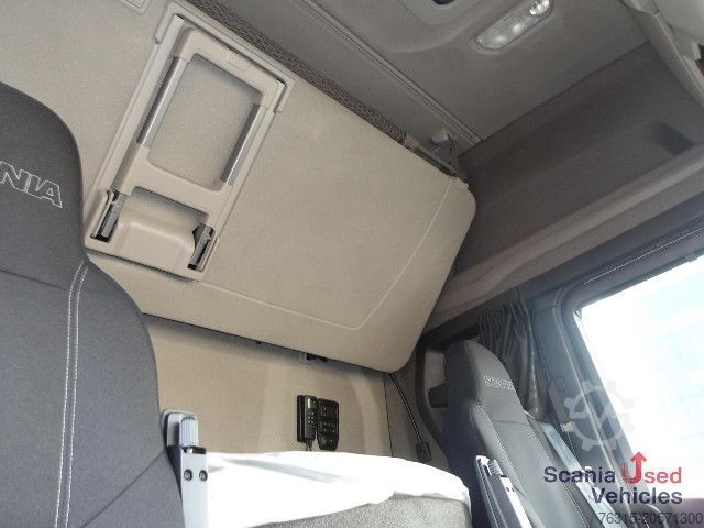 Volume trekker Scania R 460 EB - MEGA - HIGHLINE - 2x TANKs - ACC