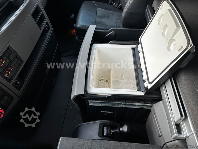 Heavy-duty truck MAN TGX 26.580 6x4 BLS