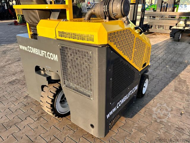 Carretilla elevadora de 4 vías Combilift C3000CB / LPG / TRIPLEX - 4900MM / LPG