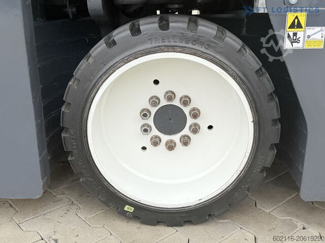 Carretilla elevadora multidireccional Combilift CB2500 DUPLEX 4100 DIESEL FREE-LIFT