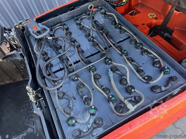 Stivuitor electric cu 3 roți Linde E16-02