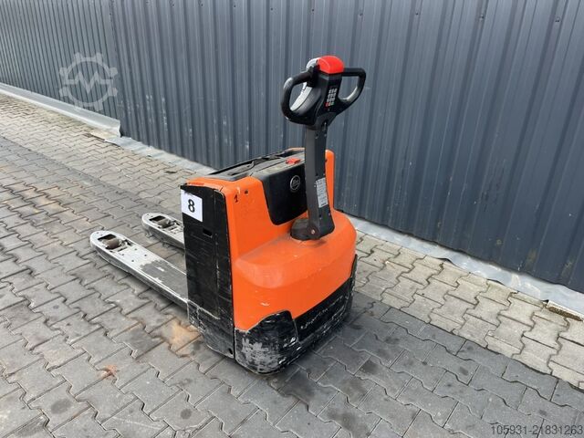 Carretilla elevadora baja BT LWE200