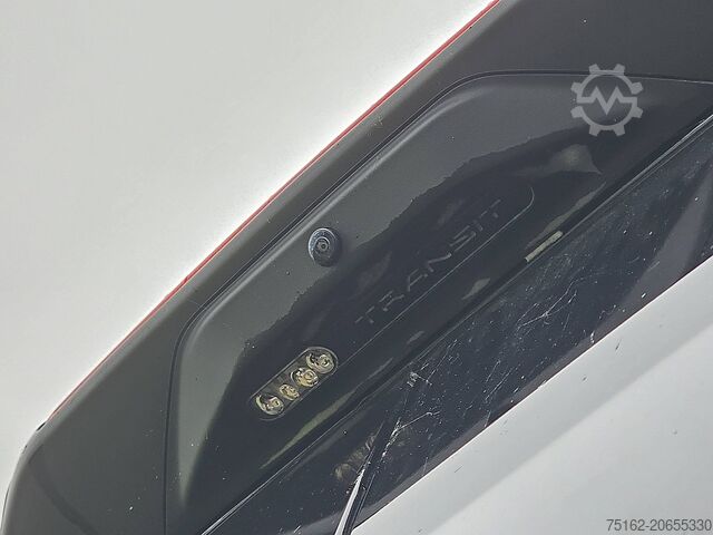 Kombi s vysokou střechou FORD TRANSIT 2.0 L3H3 RWD Navi!