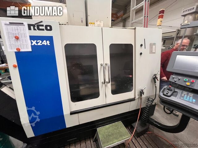 Vertikala Fleroperationsmaskiner Hurco VMX 24t