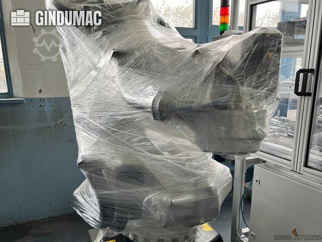 Braccio robotico KUKA KR120 R3200 PA