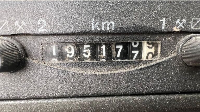 Standard-SZM Iveco EUROSTAR 440 E 42 (MANUAL PUMP / MANUAL GEARBOX...