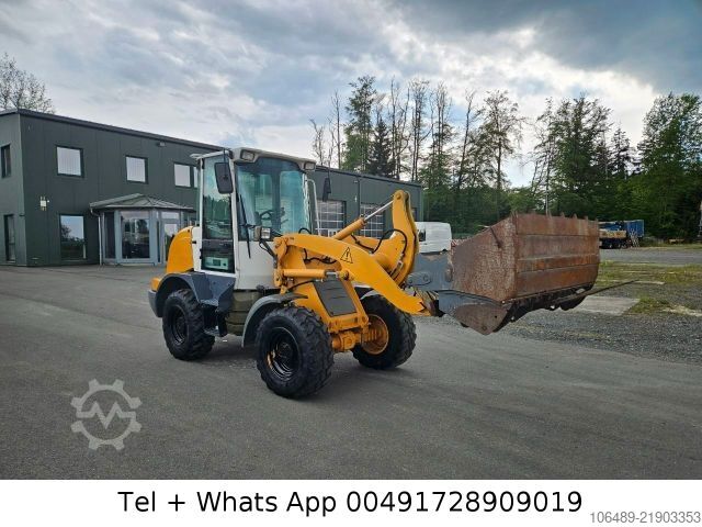 Chargeuse sur pneus LIEBHERR 506 L   Schnellwechsler  Klappschaufel  +Gabel