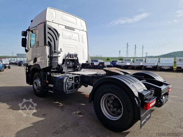 Standard tractor unit Renault C-Series
