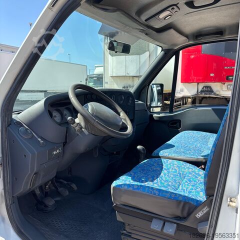 Bestelwagen met lange laadbak Iveco Daily 35