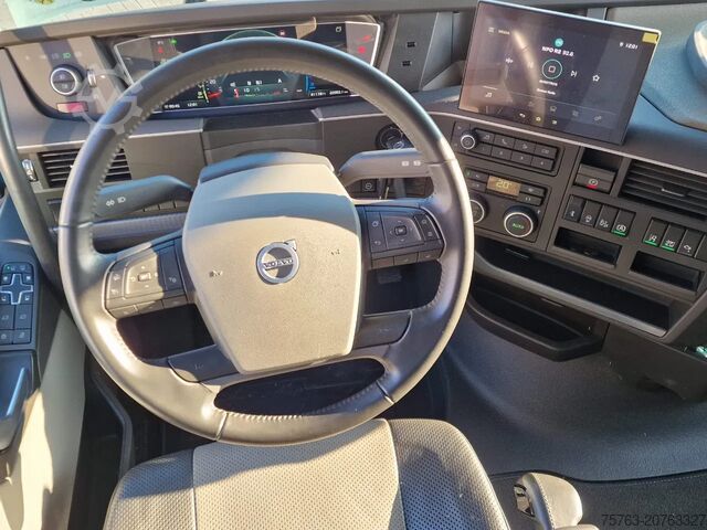 Car transporter Volvo FH 500 Globetrotter XL Cartransporter Blyss Mod...