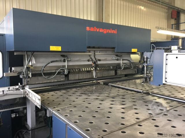 Centru de prelucrare a tablei Salvagnini P4-2512. Bending Center. Year 2000. Salvagnini Biegezentrum