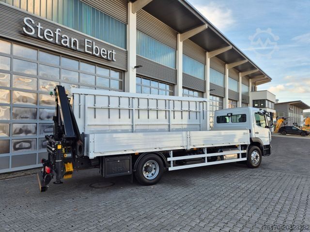 Speciální nákladní automobil MERCEDES-BENZ Atego 1324 L Glaswand Heckkran PK10002 SH Funk