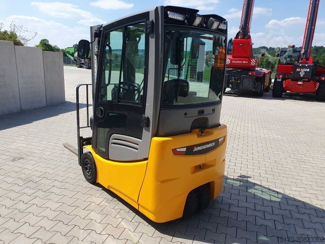 Voorlader vorkheftruck JUNGHEINRICH EFG 215 / Triplex: 4.25m! / SS / 4.166h / 2024