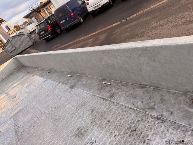 Nízkoložný přívěs Wörmann BauTL105.55/200 Rampen verzinkt