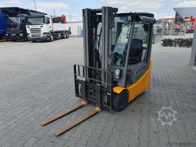 Voorlader vorkheftruck JUNGHEINRICH EFG 215 / Triplex: 4.25m! / nur 3.439h! / 2022