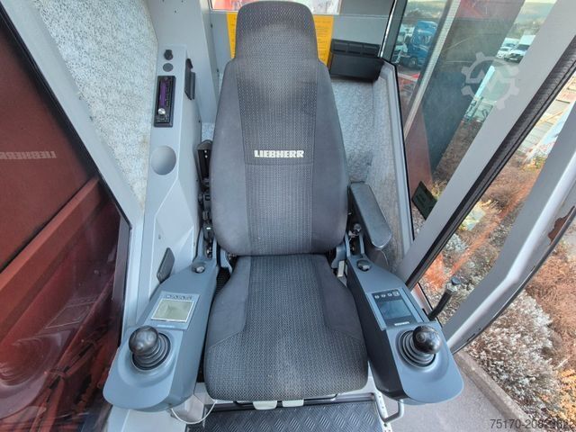 Truck mounted crane LIEBHERR LTM 1100-5.2 10x6 13.150h Klappspitze