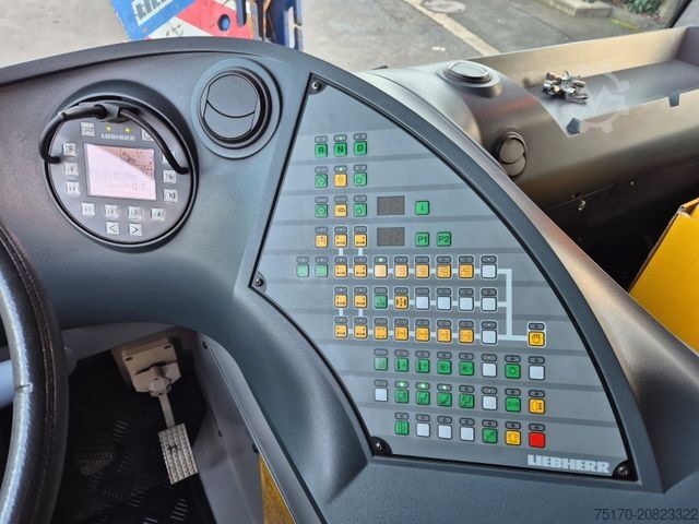 Truck mounted crane LIEBHERR LTM 1100-5.2 10x6 13.150h Klappspitze