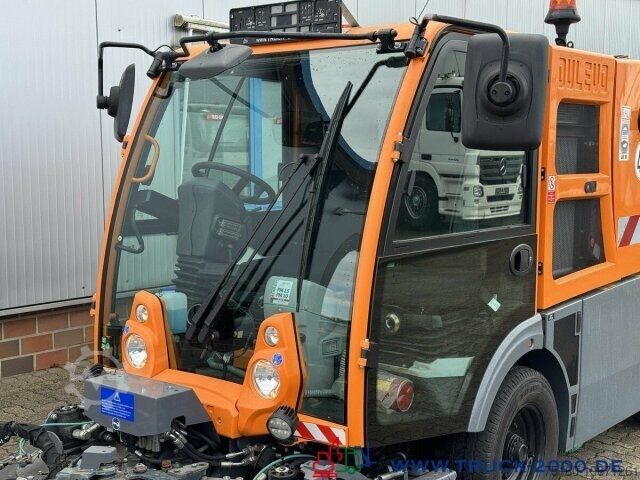 Kehrmaschine Dulevo DULEVO 2000 3 Besen- 4x4Allrad- 4 Radlenkung