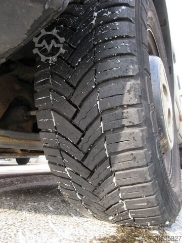 Perdeli panelvan iveco Daily 35S13 Doka-Pritsche/Plane 2x AHK