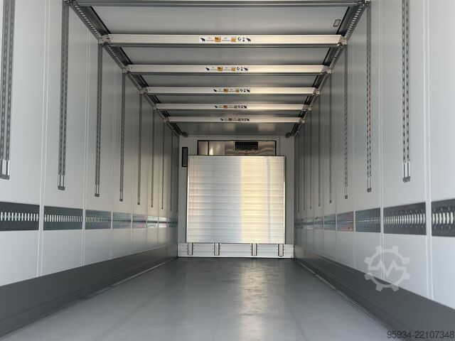 Hűtő félpótkocsi Schmitz Cargobull ISOTERMICO